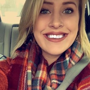 Meet your Posher, Emily